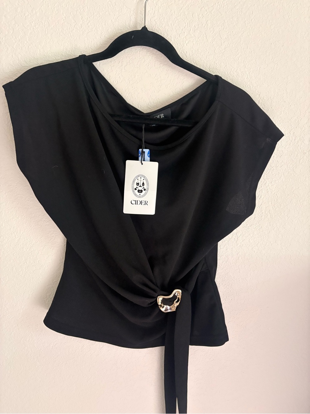 NWT CIDER Black Cowl Neck Cap Sleeve Draped Tie Waist Gold Buckle Top L